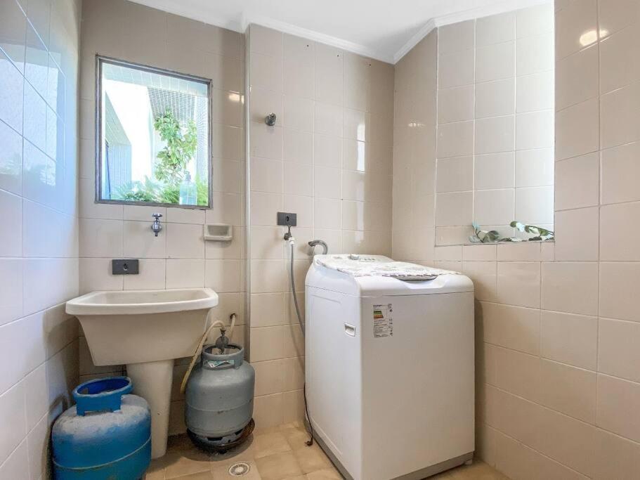 Balcony Barbecue Swimming Pool 4 Bdrm Ac Leilighet Guarujá Eksteriør bilde